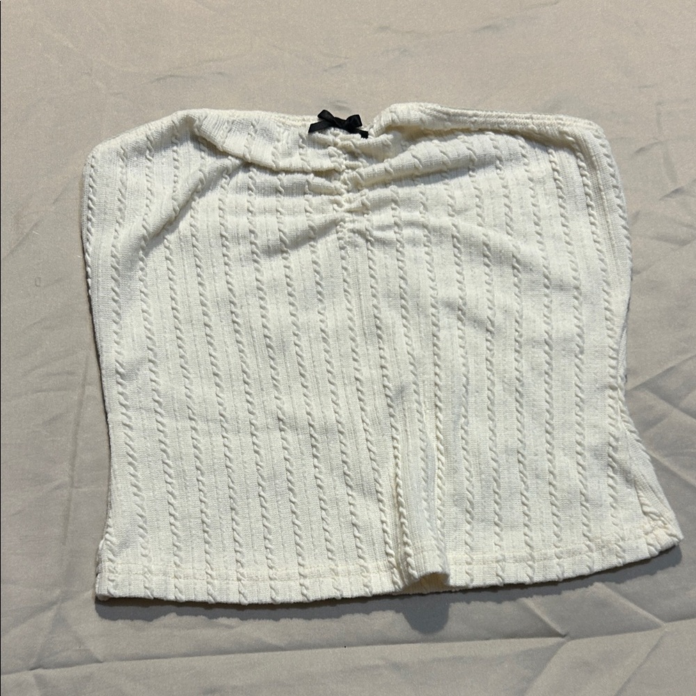 Elegant White Textured Strapless Top